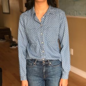 Ann Taylor LOFT patterned button down shirt